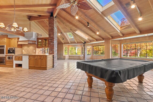 Building Photo - 1880 Meadowview Ln