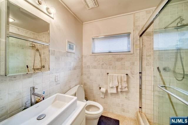 Building Photo - 1605 Center Ave