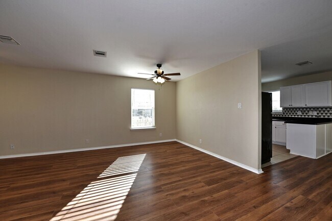 Building Photo - 4 Bedrooms!!!!! 2.5 bath and 2 attached ca...