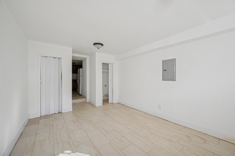 Building Photo - 1115 E Chelten Ave