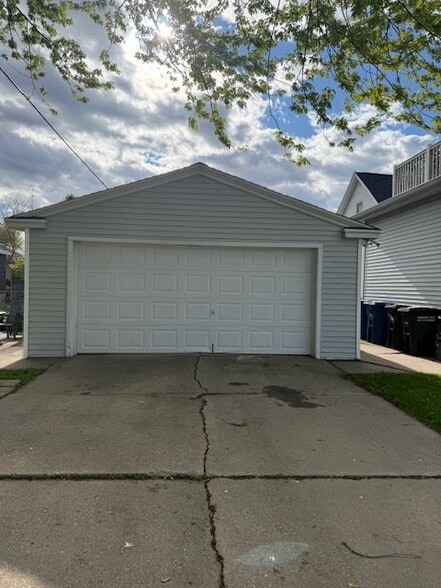 Building Photo - 705 Rugby St