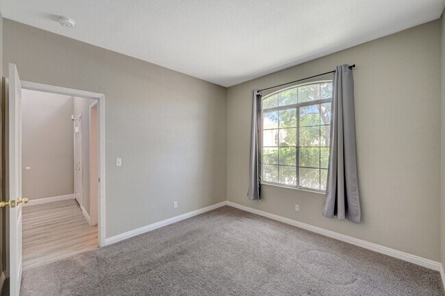 Building Photo - One-of-A-Kind 2 Story, 3 Bedroom with 3 Full Baths Home in the Heart of Summerlin!