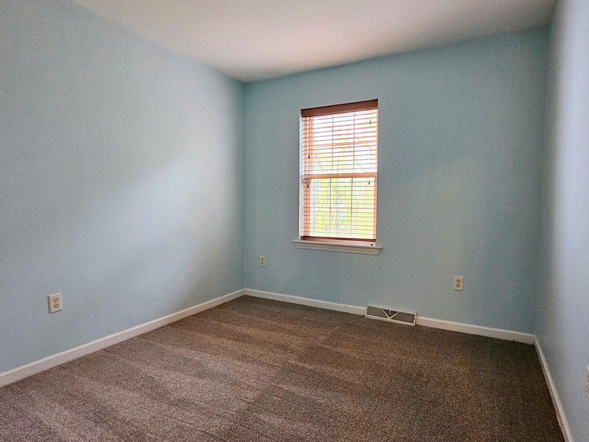 Building Photo - 562 Wood Duck Dr