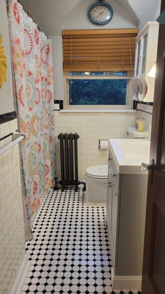 Building Photo - 202 Long Road