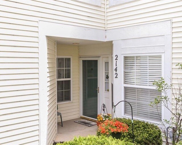 Front Entry - 2142 Orchard Ln