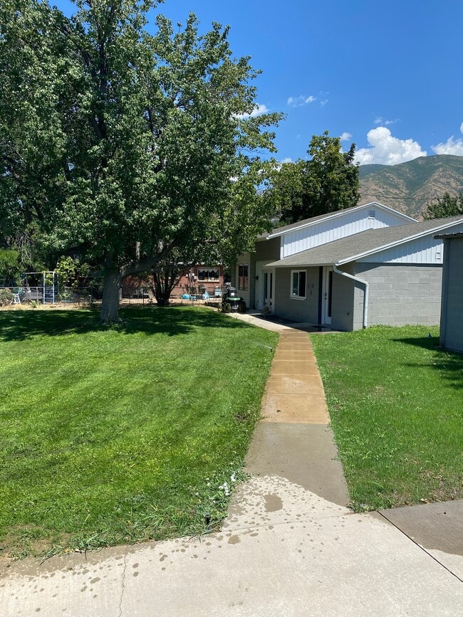 Building Photo - 1028 S 700 E