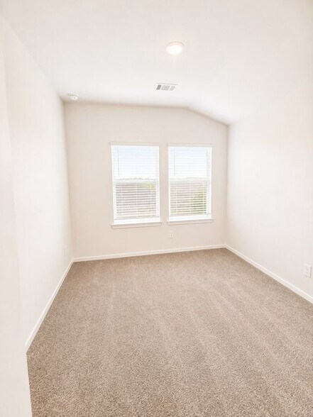 Building Photo - 8210 Blackwell Cv Dr