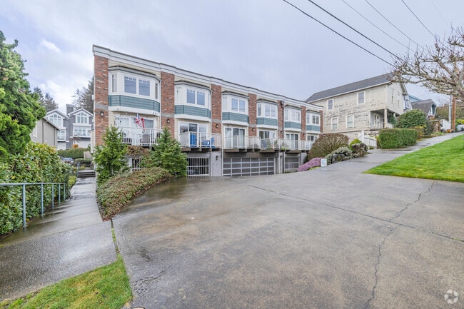 Building Photo - Harbor Place Townhomes