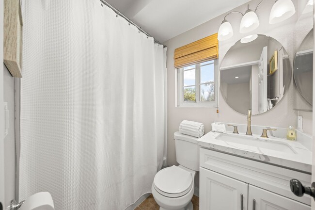Building Photo - Fully Furnished Rental Imperal Beach