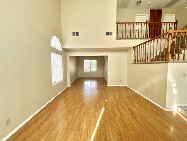 Building Photo - Gorgeous 4 Bedroom Home with Pool & Spa Located in The Lakes