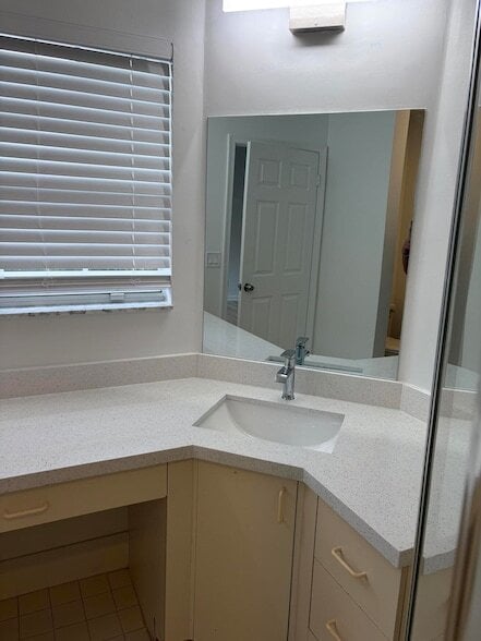 Building Photo - 20970 Vía Oleander