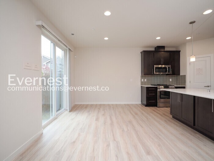 Building Photo - 14012 44th Dr SE