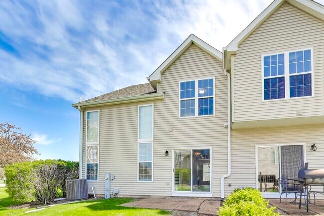 Building Photo - 2219 Rossiter Pkwy