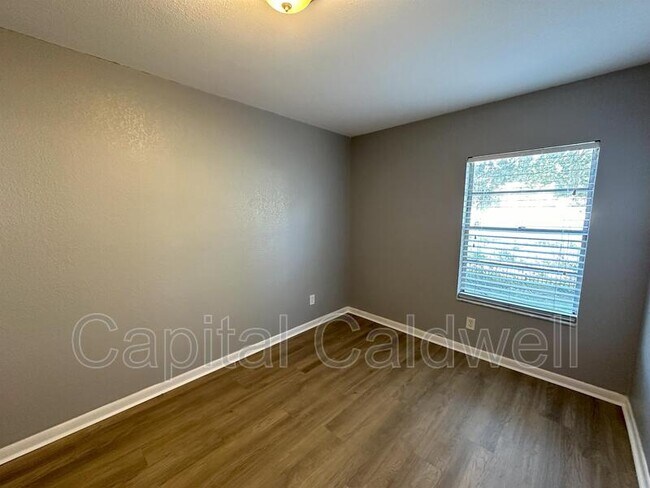 Building Photo - 5440 S MacDill Ave