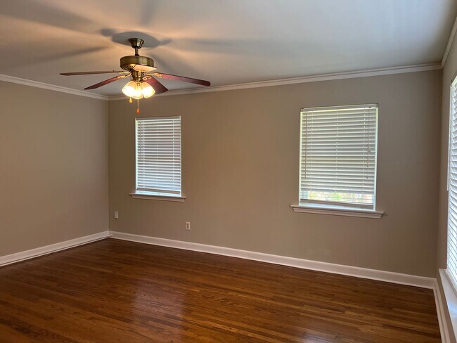 Building Photo - 3 Bedroom / 2 Bath in Dalraida