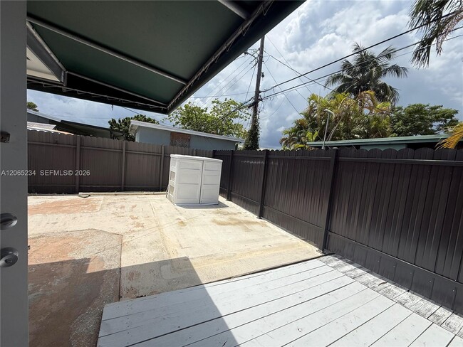 Building Photo - 8805 SW 43rd Terrace