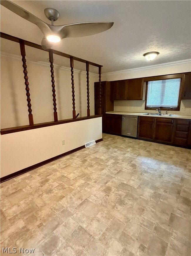 Building Photo - 6218 Island Dr NW