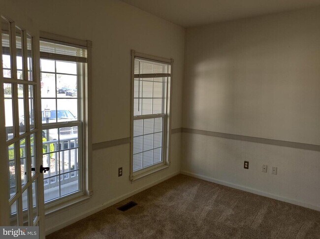 Building Photo - 15200 Chula Pl