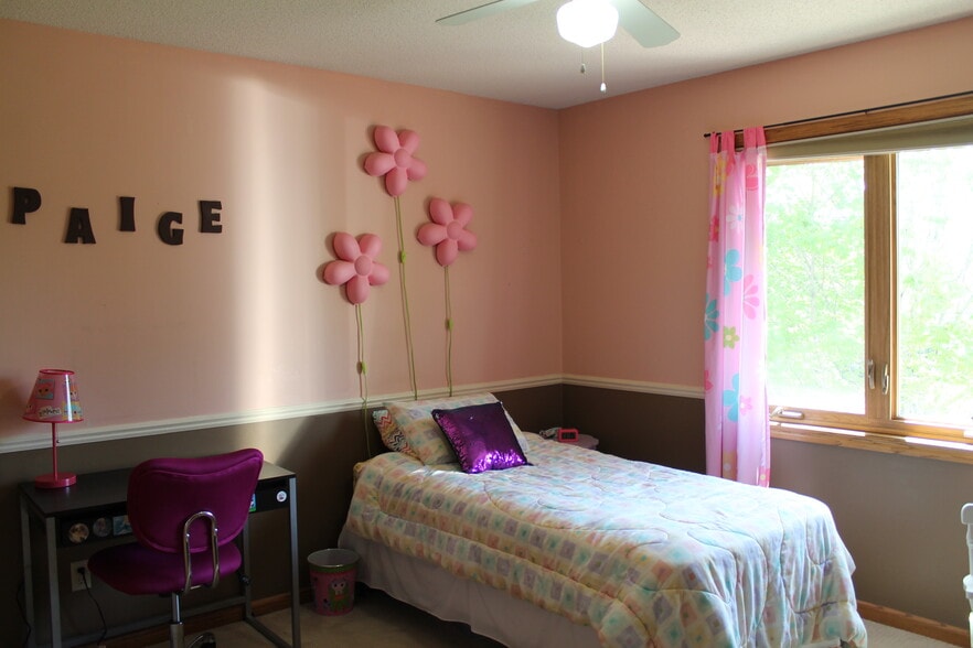 Building Photo - 1291 Lake Susan Hills Dr