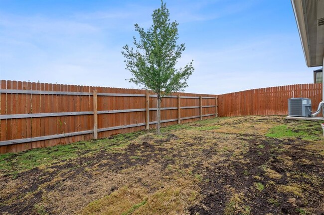 Building Photo - 269 Frogmore Lp