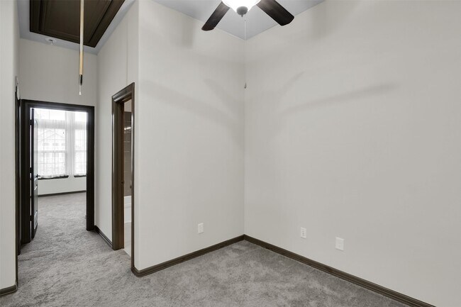 Building Photo - 111 Aventura Pl