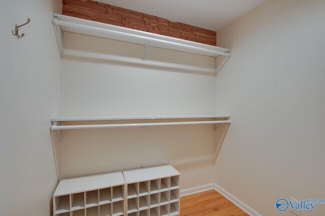 Building Photo - 211 Wingate Ave SW