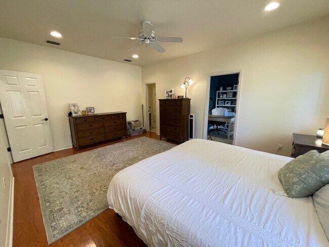 Building Photo - 31072 Oakleigh Dr