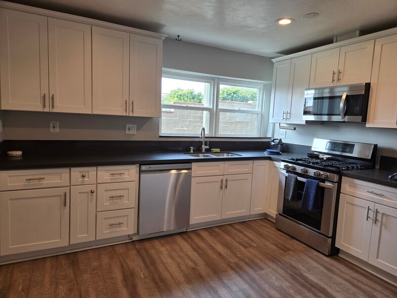 Building Photo - 7219 Mohawk St