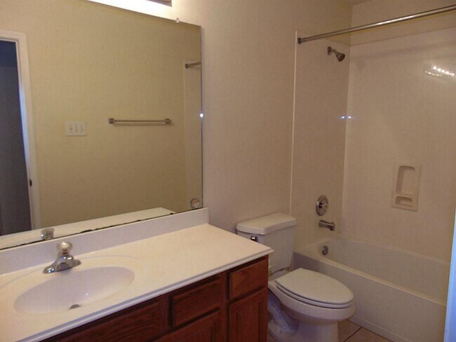 Building Photo - 5023 Parkcanyon Ln