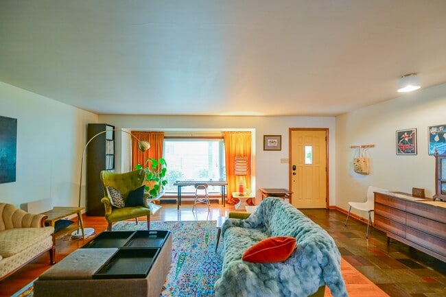 Building Photo - 50 Eden Pl