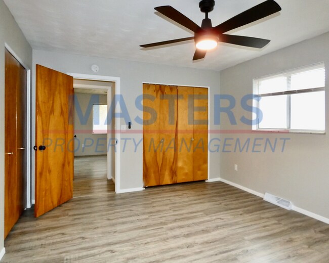 Building Photo - 2017 Garden Ln