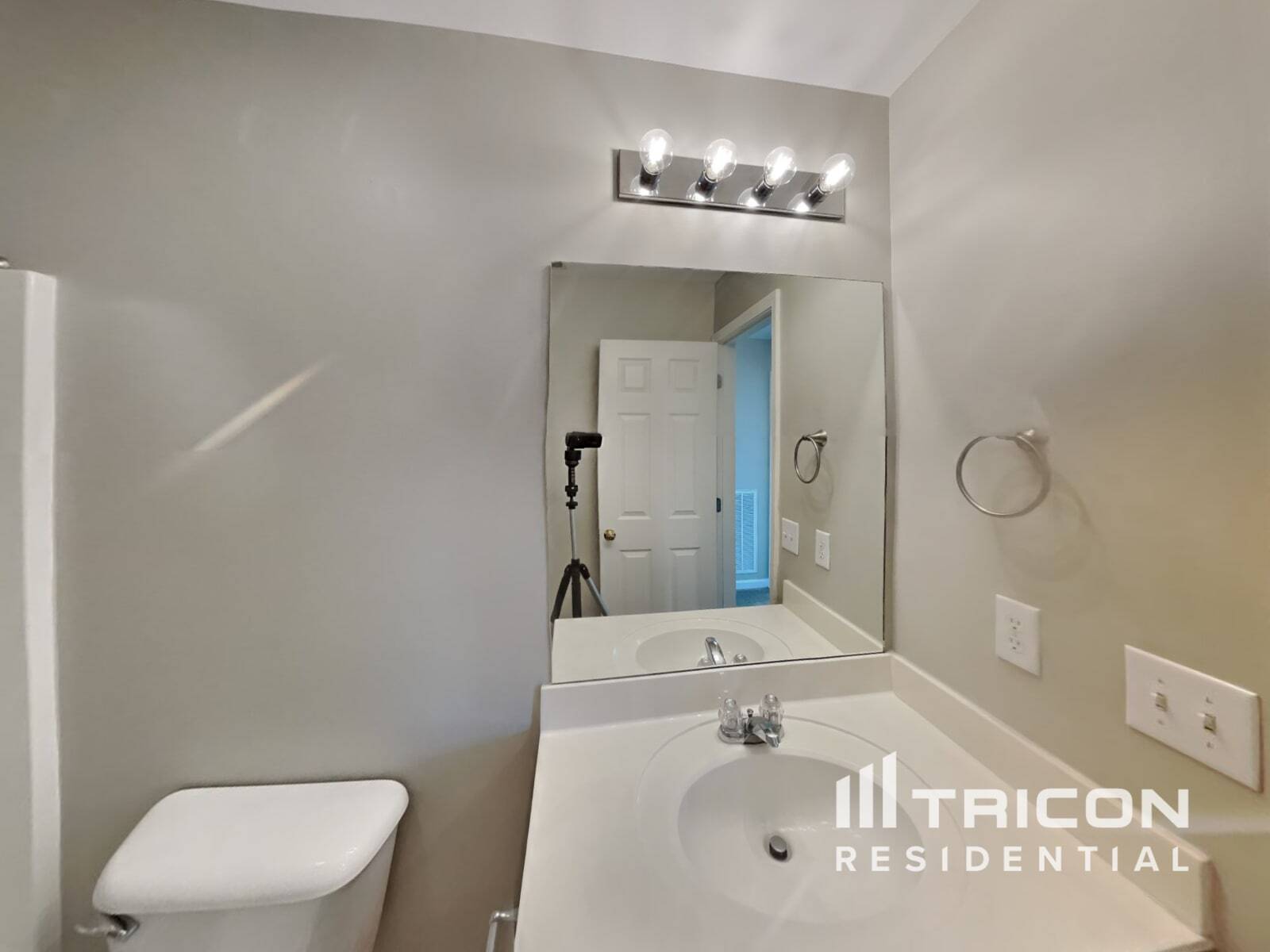 Building Photo - 1307 Creekside Dr