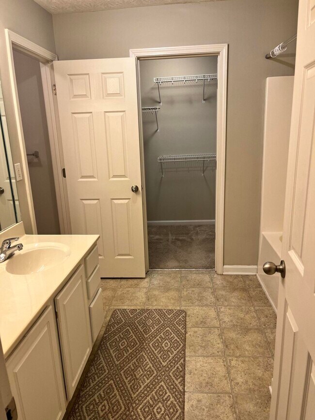 Building Photo - 4405 Lotus Ln