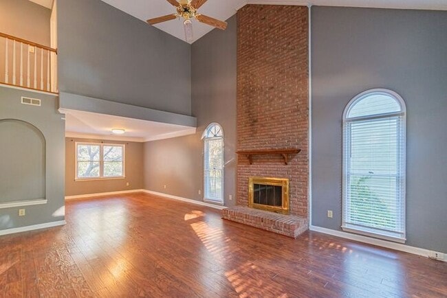 Building Photo - Beautiful 4-bedroom 2.5 bath home in desirable Brownes Ferry subdivision