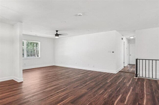 Building Photo - 119 Kelso Dr SW