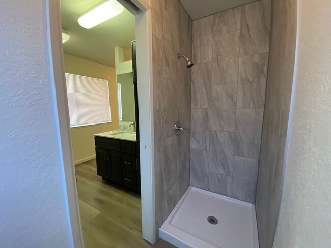 Building Photo - Beautiful Remodeled Home for Rent