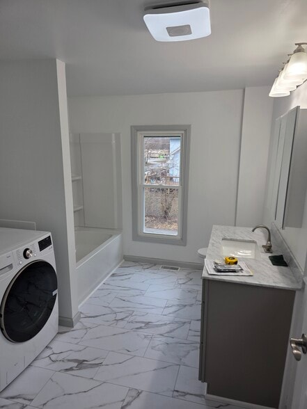 Building Photo - 375 Fulton St