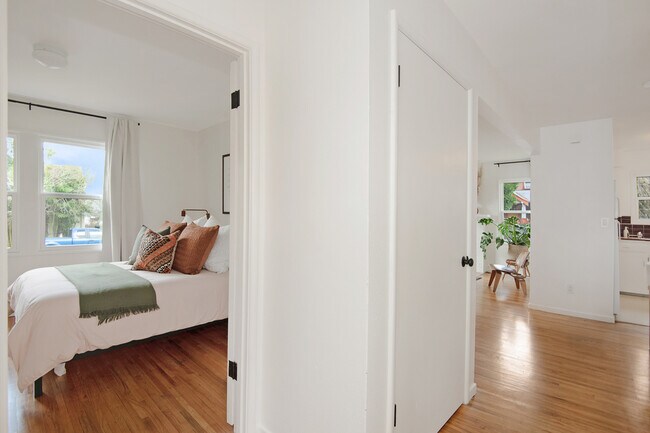 Building Photo - 1330 NE Church St