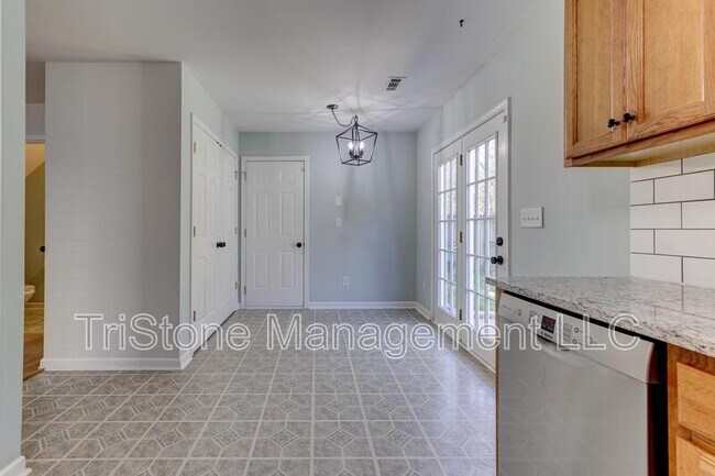 Building Photo - 5724 Henderson Oaks Dr