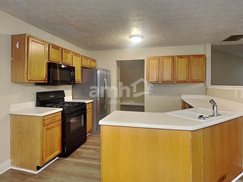 Building Photo - 785 Mount Royal Cv