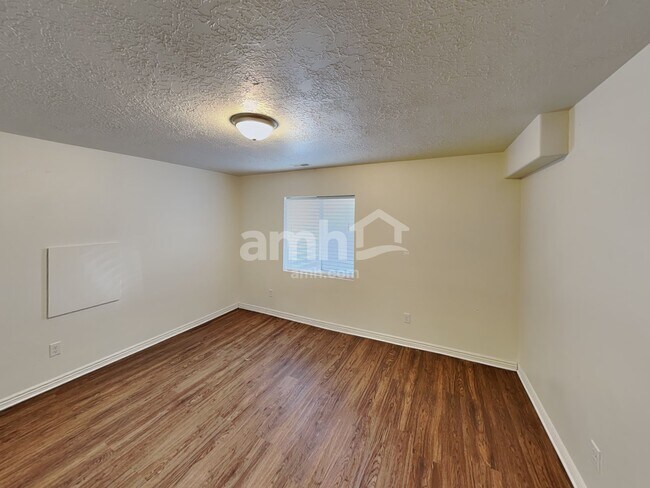 Building Photo - 8073 S Madison Nan Dr