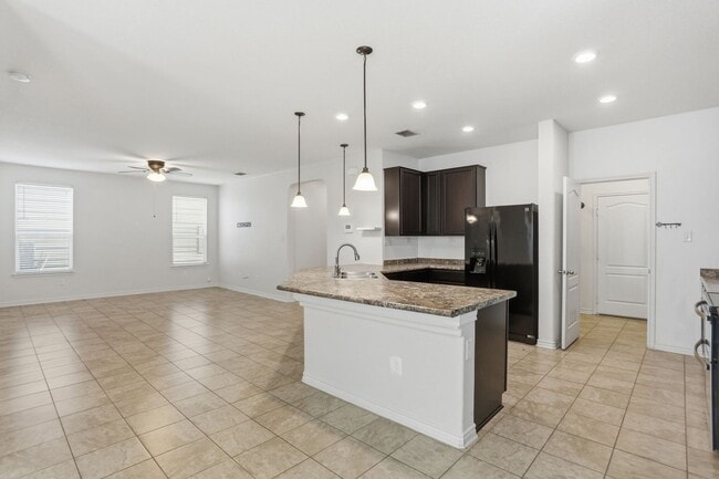 Building Photo - Single-Story Solar-Powered Home Near Braunig Lake – Comfortable & Convenient!