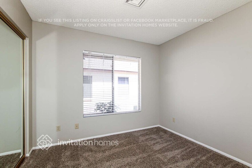 Building Photo - 10729 W Ruth Ave