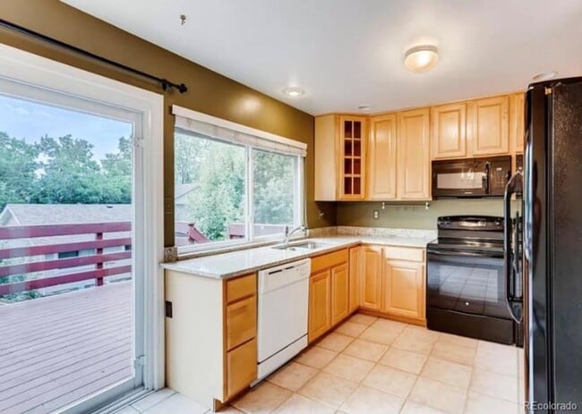 Building Photo - Long Realty & Property Management - 5 Bedr...