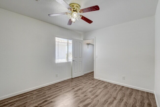 Building Photo - Recently Remodeled 3 Bedroom 2 Bathroom Town House