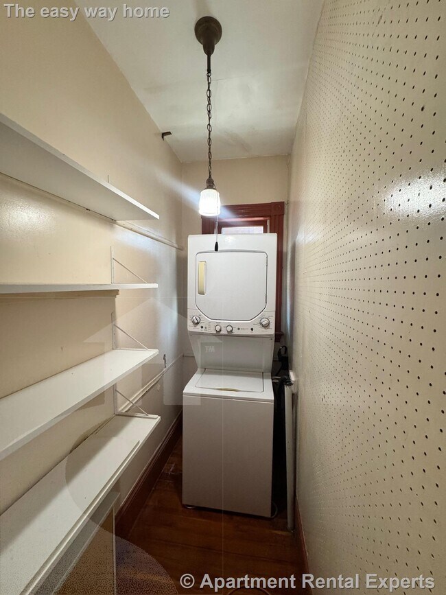 Building Photo - 27 Gilman Terrace