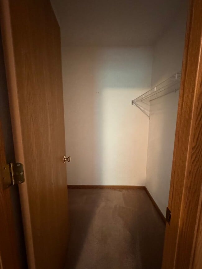 Building Photo - Large 3 Bedroom 2.5 Bathroom Townhouse in Burrell School District - Next to Hillcrest Country Club