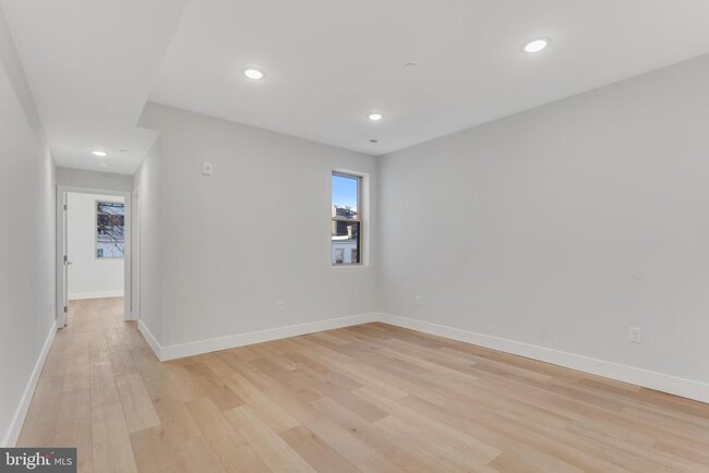 Building Photo - 1243 W Westmoreland St