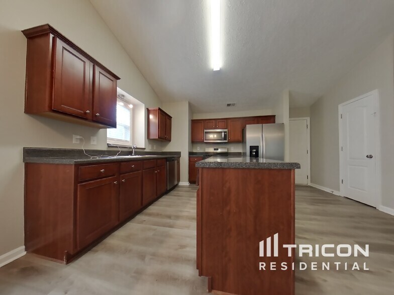 Building Photo - 136 Reid Plantation Dr