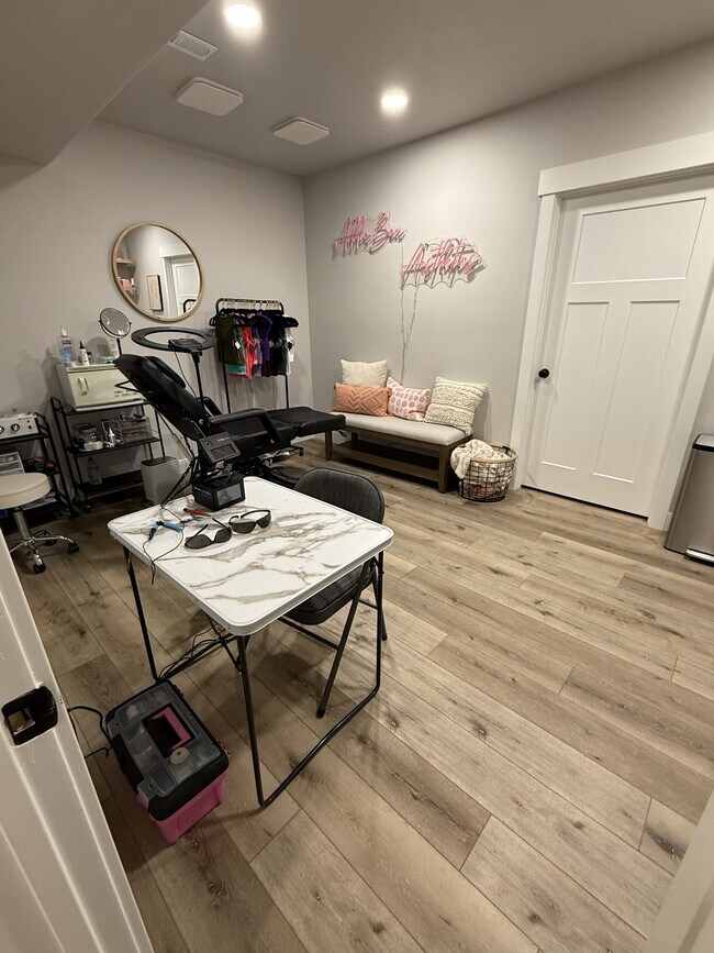 Building Photo - 46 S 2920 W